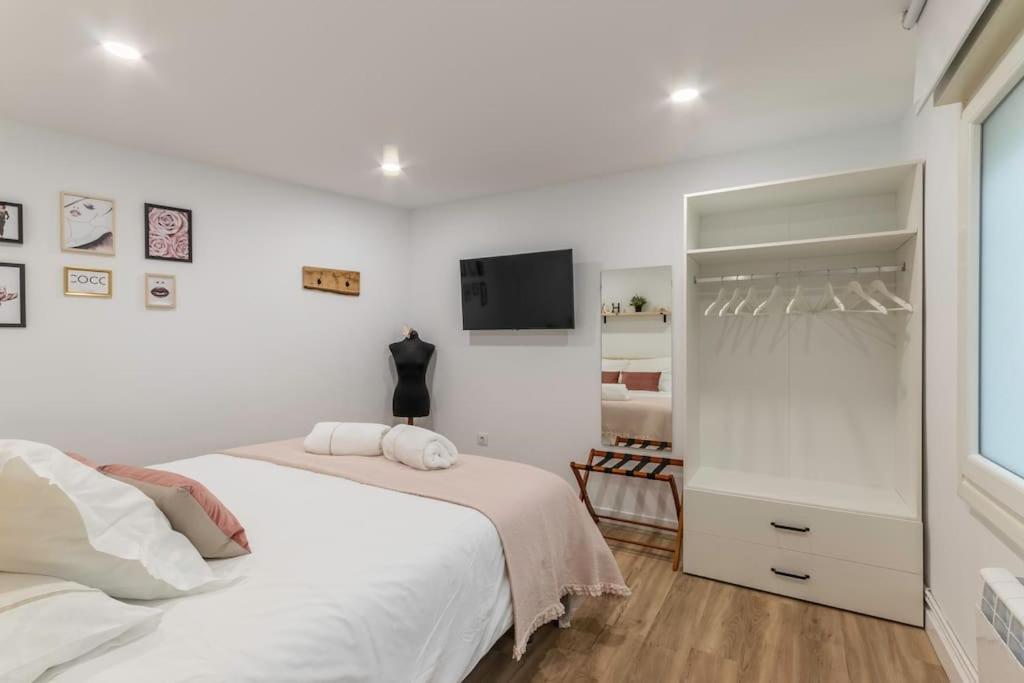 Apt In The Old Town With Cool Terrace!! Private Parking Bilbao Eksteriør bilde