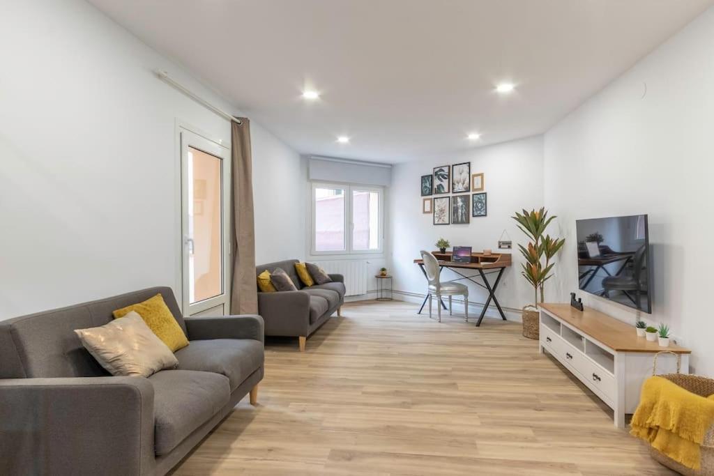 Apt In The Old Town With Cool Terrace!! Private Parking Bilbao Eksteriør bilde