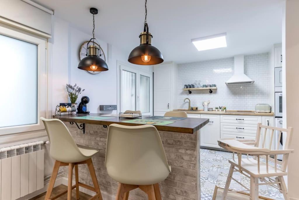 Apt In The Old Town With Cool Terrace!! Private Parking Bilbao Eksteriør bilde